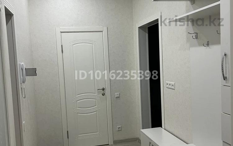 2-комнатная квартира · 52 м² · 7/8 этаж, мкр. Алтын орда, Санкибай батыра 72кк1 — За клиникой ДАРУ, за Сулпак за 200 000 ₸ в Актобе — фото 2