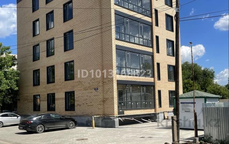 2-комнатная квартира · 45 м² · 1/5 этаж, 8 Марта 98 за 18 млн ₸ в Уральске — фото 2