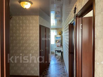 3-комнатная квартира · 62 м² · 5/5 этаж, Майкудук, 17й микрорайон 51 за 14 млн ₸ в Караганде, Алихана Бокейханова р-н