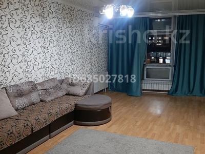 2-бөлмелі пәтер, 76 м², 6/25 қабат тәулігіне, мкр 11 112в, бағасы: 12 000 〒 в Актобе, мкр 11