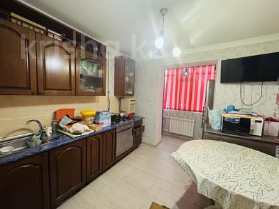 2-комнатная квартира · 54 м² · 1/5 этаж, Абулхаир хана 60/1 за 16.5 млн 〒 в Актобе