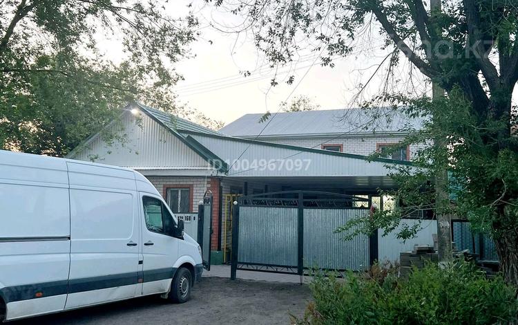 Отдельный дом · 8 комнат · 290 м² · 7 сот., Керей хан 168 — Акимжанова за 31 млн 〒 в Актобе, мкр. Курмыш — фото 2