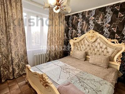 2-бөлмелі пәтер · 60 м² · 3/5 қабат, Ихсанова 109 — Школьник, бағасы: 13 000 ₸ в Уральске, мкр Школьник