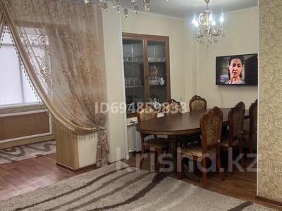 Пәтерлер в Жамбылской обл.: 2-бөлмелі пәтер · 75 м² · 3/5 қабат, проспект Абая 157, бағасы: 25 млн 〒 2-бөлмелі пәтер · 75 м² · 3/5 қабат, проспект Абая 157, бағасы: 25 млн 〒 в Таразе