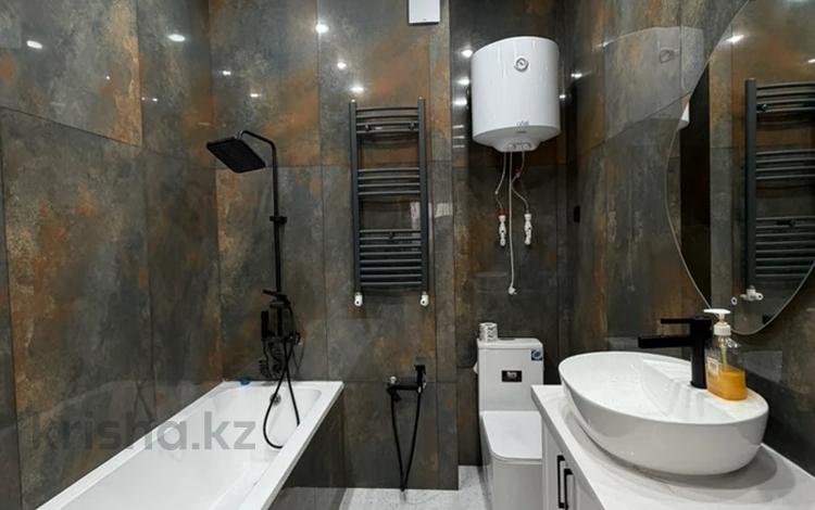 3-комнатная квартира · 108 м² · 8/12 этаж, 12-й мкр 36/2 за 34.5 млн ₸ в Актау — фото 2