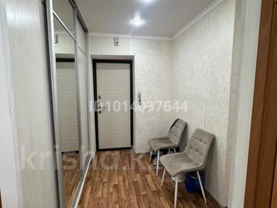 2-бөлмелі пәтер · 60 м² · 2/5 қабат, Улица Строителей 42, бағасы: 15 млн ₸ в Аксу