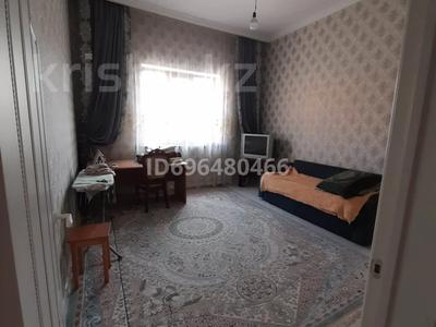 Отдельный дом · 6 комнат · 400 м², 1 квартал 28 за 1 млн 〒 в Жанатурмысе