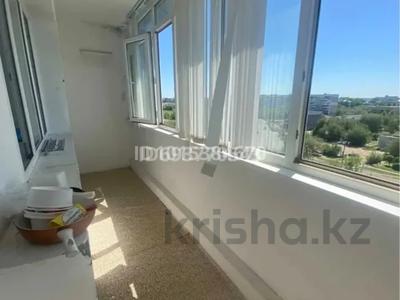 3-комнатная квартира · 63 м² · 9 этаж, мкр 4 2 за 16 млн ₸ в Уральске