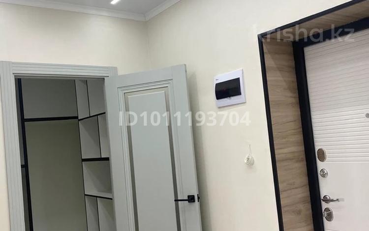 1-бөлмелі пәтер · 52 м² · 3/6 қабат, Улица Тауелсыздык 41Б — Улица Тауелсыздык / Самал, бағасы: 23.5 млн ₸ в Уральске — фото 2
