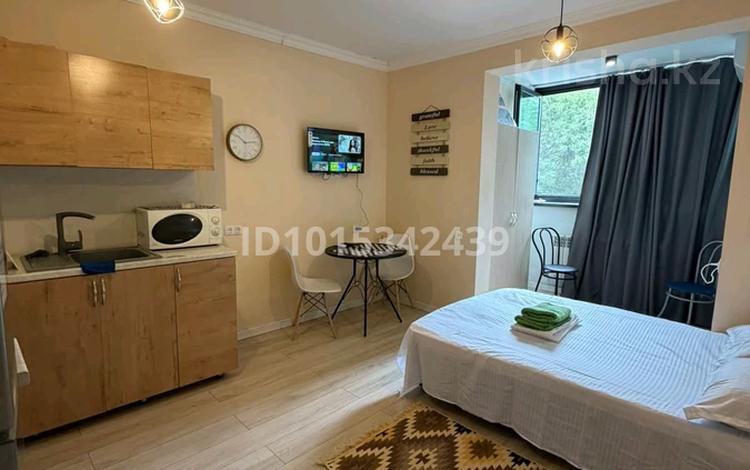 1-комнатная квартира · 50 м² · 2/10 этаж, Мауленова 50 за 12 000 ₸ в Алматы, Алмалинский р-н — фото 2