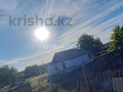 Отдельный дом · 3 комнаты · 100 м² · 10 сот., Қ.Сәтбаев 1 за 1 млн 〒 в Чернорецком