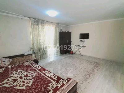 1-бөлмелі пәтер · 60 м² · 3/5 қабат, Юлдашева 28, бағасы: 15 000 ₸ в Жаркенте