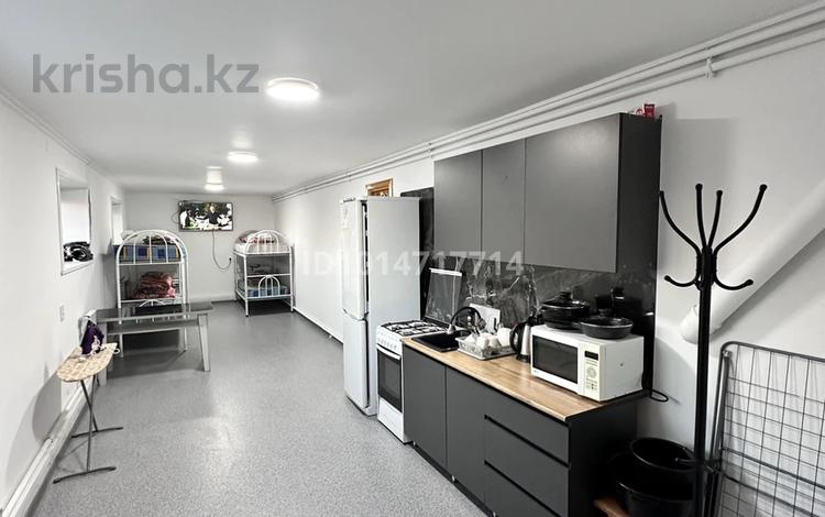 1-комнатная квартира · 60 м² · 1/2 этаж, Ахмета Жубанова 68а за 5 000 ₸ в Кокшетау — фото 2