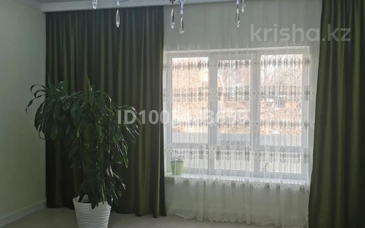 Отдельный дом · 3 комнаты · 135 м² · 7.6 сот., мкр Таусамалы, Сагдиева 35 — Кунаева за 125 млн ₸ в Алматы, Наурызбайский р-н — фото 2