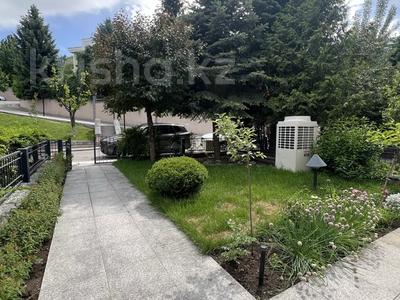 4-комнатная квартира · 230 м², мкр Горный Гигант, Жамакаева 256а за 1.7 млн ₸ в Алматы, Медеуский р-н