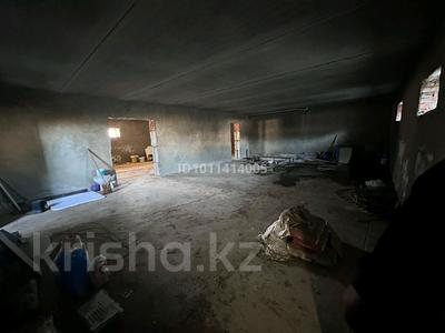 Свободное назначение, офисы, магазины и бутики, склады, салоны красоты, фитнес и спорт, образование, студии · 160 м² за 80 000 ₸ в Актобе, мкр. Алтын орда