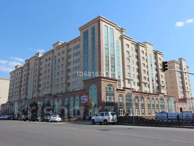 2-комнатная квартира, 65 м², 9/10 этаж помесячно, Жумекен Нажимеденов за 220 000 〒 в Астане, Алматы р-н