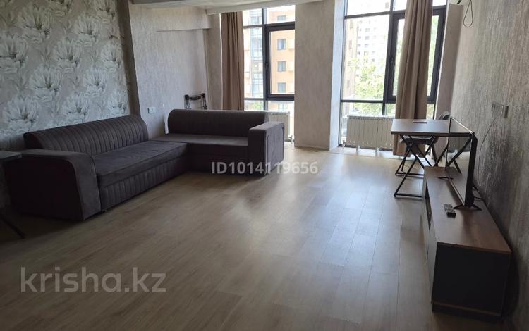1-комнатная квартира · 43 м² · 3/13 этаж, Толе би 189/3 блок 3 корп 6 — Жарокова за 265 000 ₸ в Алматы, Алмалинский р-н — фото 2