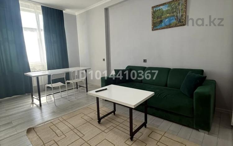 3-бөлмелі пәтер · 90 м² · 7/19 қабат, 7А ш/а. 21, бағасы: 25 000 ₸ в Актау, 7А мкр — фото 2