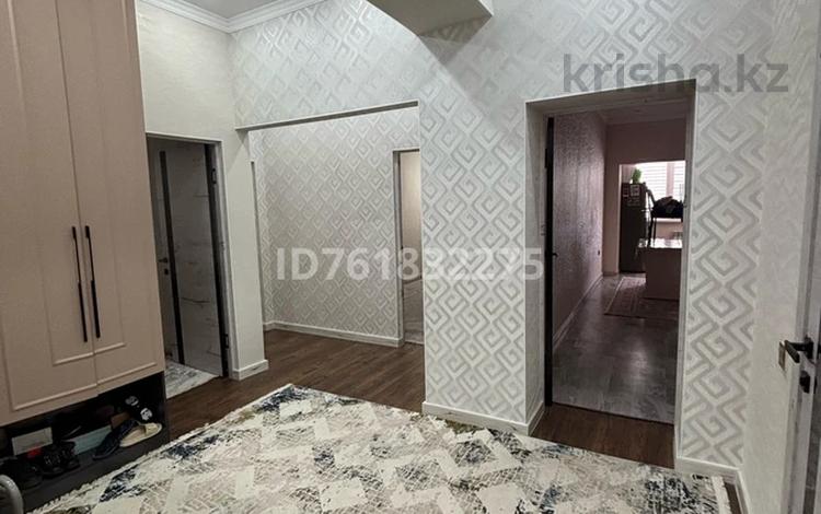 3-комнатная квартира · 95 м² · 2/8 этаж, 19а микрорайон 32\1 — Әбіш Кекілбаев Музей,Кітапхана арты за 33 млн 〒 в Актау, 19А мкр — фото 2