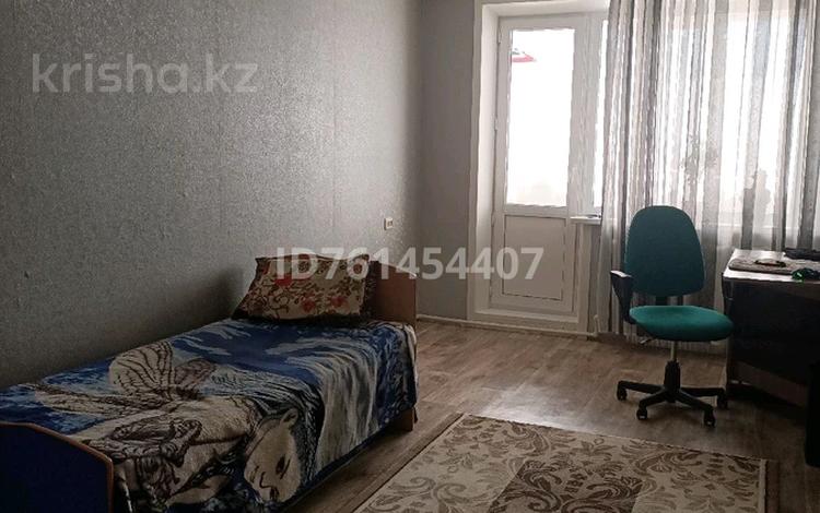 4-комнатная квартира · 82.6 м² · 3/3 этаж, Омарова — П. Октябрьский за 7.5 млн ₸ в Лисаковске — фото 2