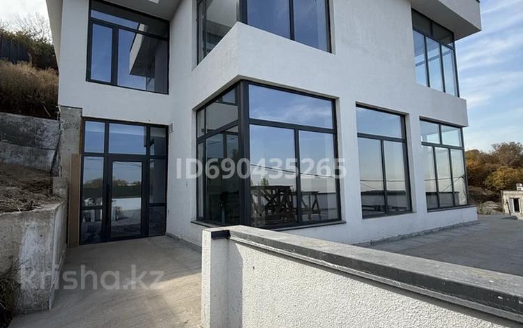 Отдельный дом · 6 комнат · 240 м² · 10 сот., мкр Каменское плато, Жантобе 65/8 за 249 млн ₸ в Алматы, Медеуский р-н — фото 45