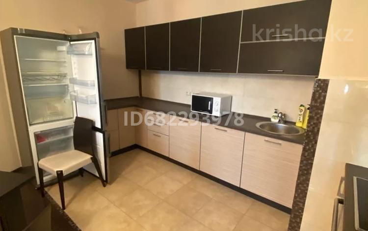 2-комнатная квартира · 90 м² · 17/30 этаж, Казыбек би — Аль фараби за 550 000 ₸ в Алматы, Алмалинский р-н — фото 63