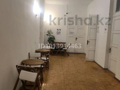 Свободное назначение, офисы, магазины и бутики, салоны красоты, фитнес и спорт, образование, конференц-залы, кабинеты и рабочие места, студии · 30 м² за 350 000 ₸ в Алматы, Медеуский р-н