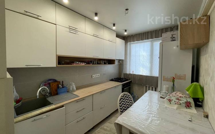 4-комнатная квартира, 62 м², 1/5 этаж, мкр Городской Аэропорт, Мкр Городской Аэропорт, ул Штурманская 1/5 за 20.5 млн 〒 в Караганде, Казыбек би р-н — фото 2