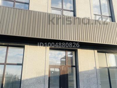 Свободное назначение, офисы, магазины и бутики, общепит, салоны красоты, фитнес и спорт, медцентры и аптеки, образование, конференц-залы, кабинеты и рабочие места, студии · 100 м² за 550 000 〒 в Караганде, Казыбек би р-н