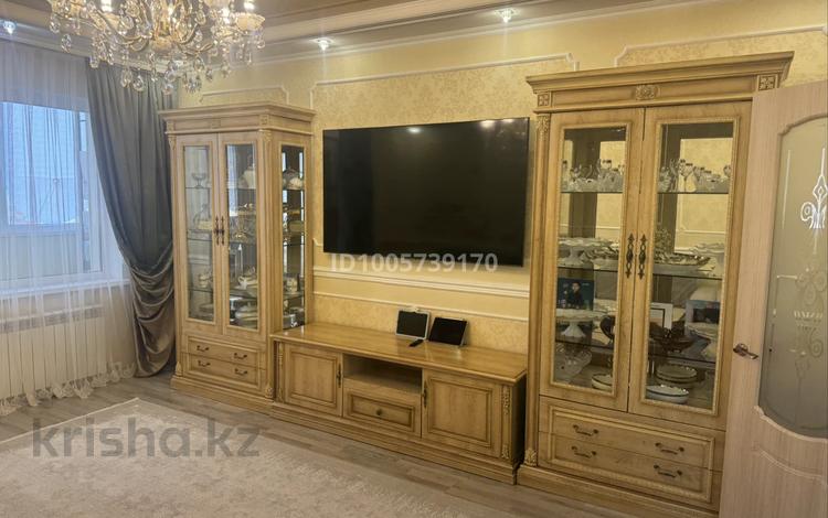 3-комнатная квартира · 90 м² · 15/18 этаж, мкр Юго-Восток, Шахтеров 60 за 40 млн ₸ в Караганде, Казыбек би р-н — фото 2