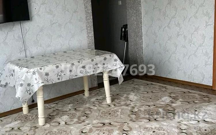3-комнатная квартира · 67 м² · 2 этаж, Квартал б 30 — Восточный за 17 млн 〒 в Семее — фото 2
