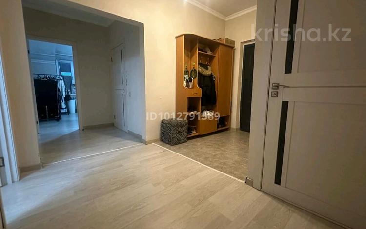 3-бөлмелі пәтер · 96 м² · 10 қабат, мкр Акбулак 8 — за смолам рядом школа 181, бағасы: 48.5 млн ₸ в Алматы, Алатауский р-н — фото 2