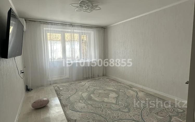 3-бөлмелі пәтер · 60 м² · 6/9 қабат, Қонаев ш/а., бағасы: 29 млн ₸ в Уральске, мкр Кунаева — фото 2