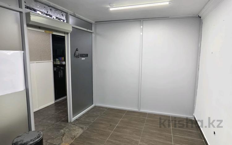 Свободное назначение, офисы, магазины и бутики, фитнес и спорт, медцентры и аптеки, образование, развлечения, конференц-залы, кабинеты и рабочие места, студии · 12 м² за 80 000 ₸ в Астане, р-н Байконур — фото 2