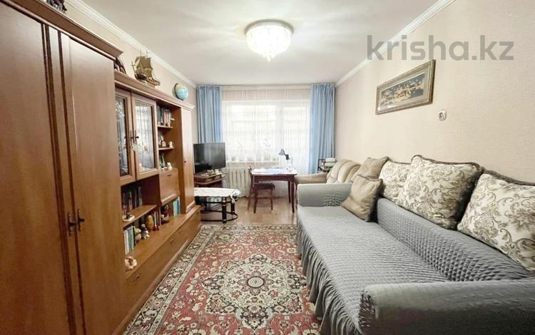 2-комнатная квартира · 45 м² · 2/5 этаж, Майкудук, 13й микрорайон за 10 млн ₸ в Караганде, Алихана Бокейханова р-н — фото 2