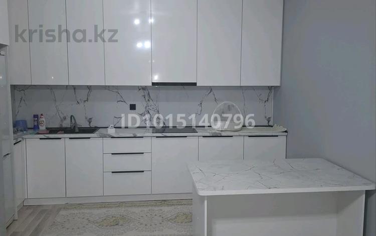 2-бөлмелі пәтер · 60 м² · 4/12 қабат, мкр Шымсити 1/27 — ул Түркия, бағасы: 170 000 ₸ в Шымкенте, Абайский р-н — фото 2