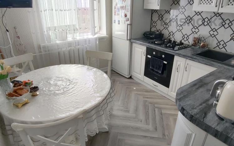 4-бөлмелі пәтер · 77.2 м² · 6/9 қабат, Мкр. 9 40 — Этаж 6, бағасы: 25 млн ₸ в Степногорске — фото 2