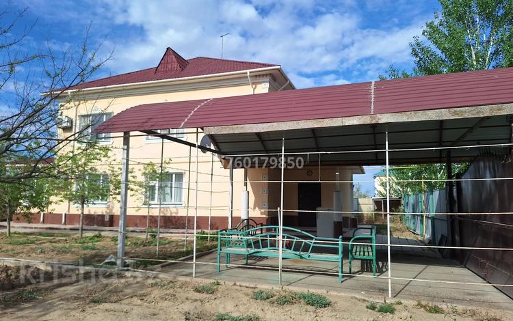 Жеке үй · 7 бөлме · 300 м² · 12 сот., Тюра-там, ул октябрьская 2 — ул. пионерская, бағасы: 35 млн 〒 в Байконуре — фото 2