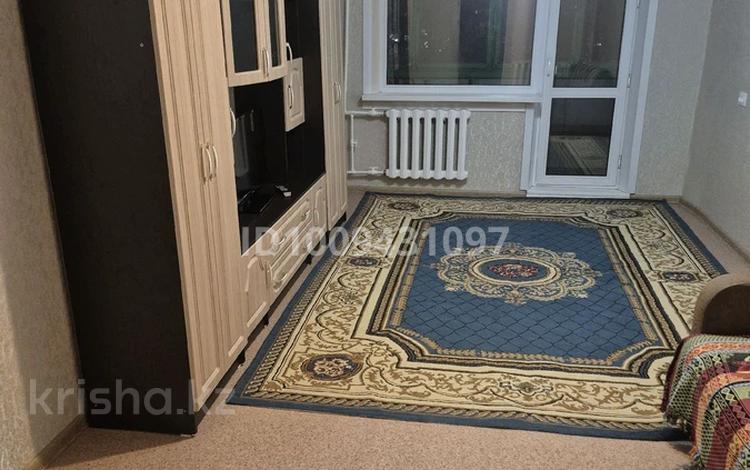 2-бөлмелі пәтер · 44 м² · 4/5 қабат, мкр Юго-Восток 51 — Дюсембекова, бағасы: 150 000 ₸ в Караганде, Казыбек би р-н — фото 2