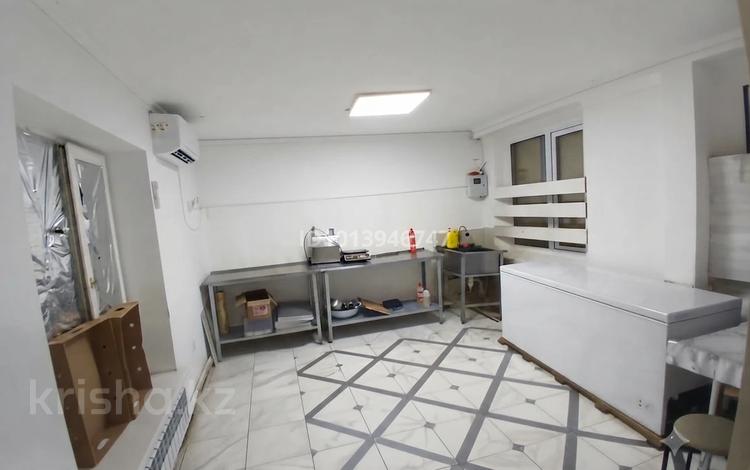 Магазины и бутики · 40 м² за 3 млн ₸ в Атырау, мкр Авангард-3 — фото 2