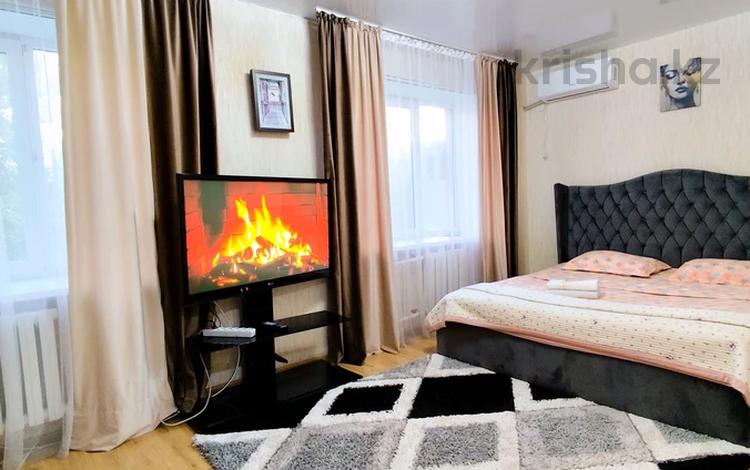 1-комнатная квартира · 50 м² · 3/10 этаж, мкр 5, Тургенева 100В — 5 мкр. ЦОН.Военная Часть. Клиника Айгерим ,Пед Колледж.Универ.Жубанова за 10 000 ₸ в Актобе — фото 46