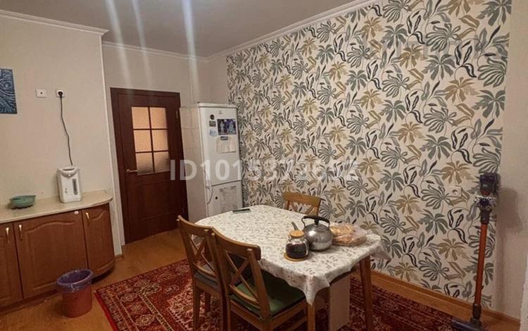 2-комнатная квартира · 71 м² · 5/12 этаж, Кабанбай батыра 40 за 300 000 ₸ в Астане, Есильский р-н — фото 2