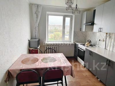 3-комнатная квартира, 66 м², 6/9 этаж, мкр Юго-Восток, мкр Юго-Восток, 30й микрорайон — Школы Дарын, аптеки Аманат за 24.6 млн 〒 в Караганде, Казыбек би р-н