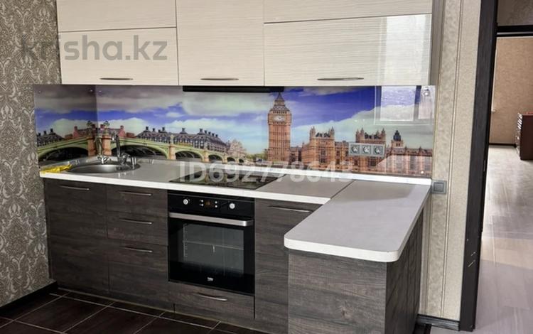 3-комнатная квартира · 110 м² · 11/16 этаж, Жуалы 18 за 300 000 ₸ в Алматы, Наурызбайский р-н — фото 2