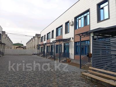 Жеке үй · 4 бөлме · 170 м² · 2 сот., мкр Арай-2 170/7 — Уд дүйсенбаянова 170/7 тонхоус рядом Тойота центр президентски школа, бағасы: 53 млн 〒 в Таразе