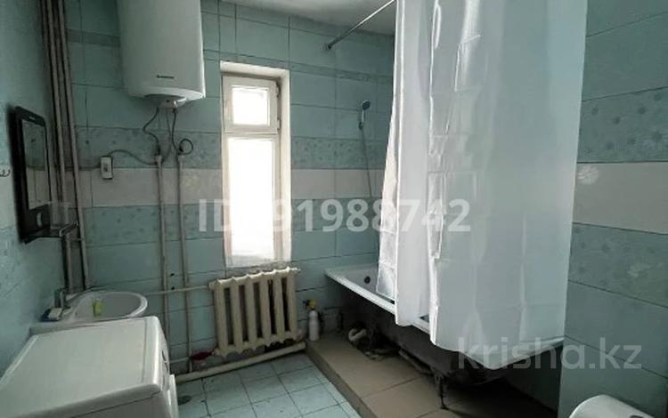 2-комнатная квартира, 55 м², 1/5 этаж помесячно, Водник 1 50 — Базара