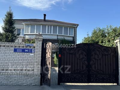 Дом · 5 комнат · 150 м², Ибраева 96 за 100 000 〒 в Семее