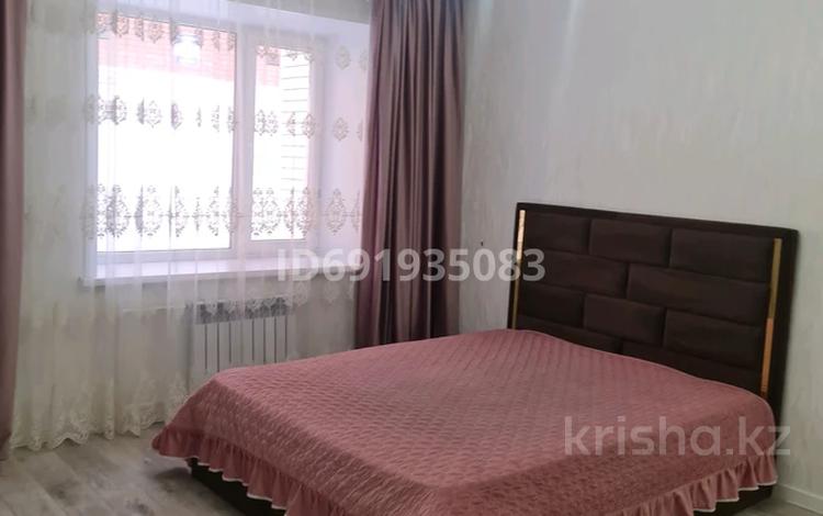 1-бөлмелі пәтер · 45 м² · 1/5 қабат, Циалковского 1 корпус 4 — Абулхаир Хана. Рынок Аяжан, бағасы: 10 000 ₸ в Уральске — фото 2