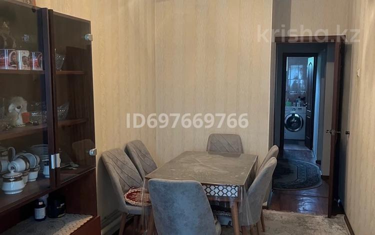 3-комнатная квартира · 82 м² · 2/3 этаж, 4 микрорайон 27 за 27 млн 〒 в Шымкенте — фото 2